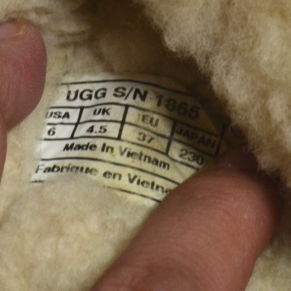 UGG AUSTRALIA 1865 Cozy Knit Slippers Gray - Picture 5 of 5